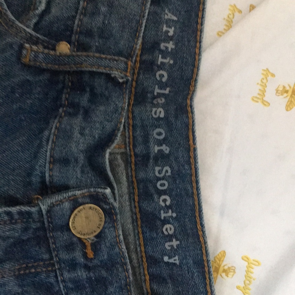 Shorts - Picture 4 of 6